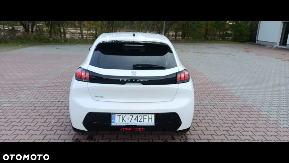 Peugeot 208 - 11