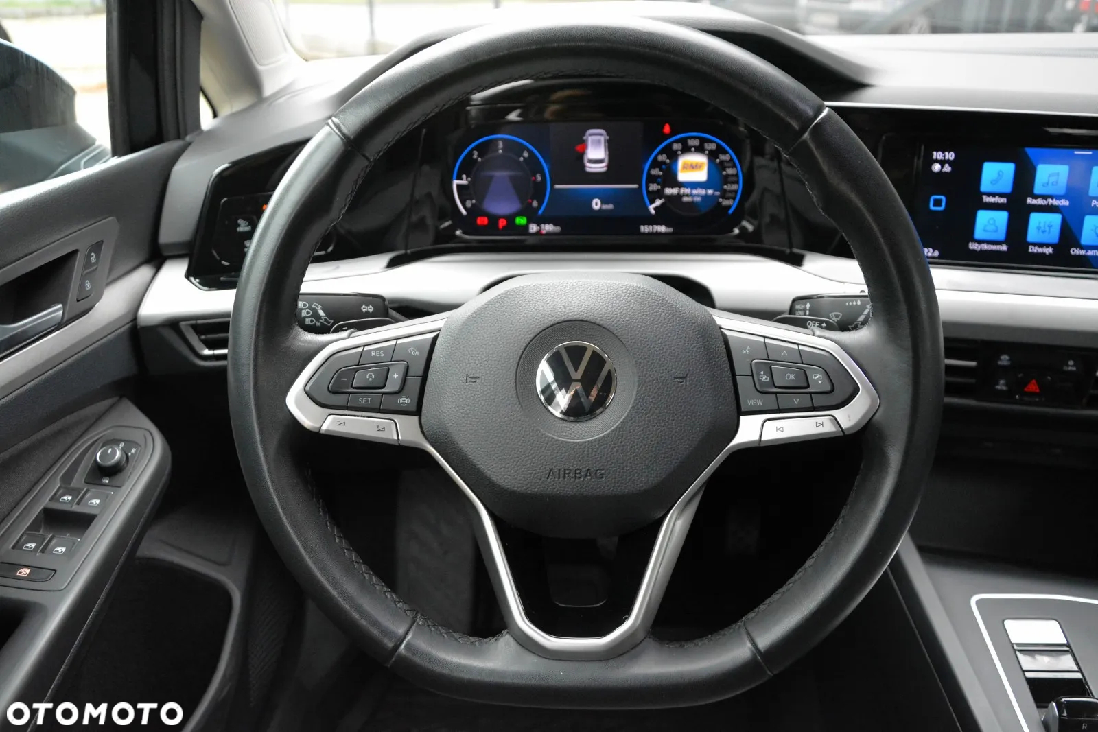 Volkswagen Golf - 11