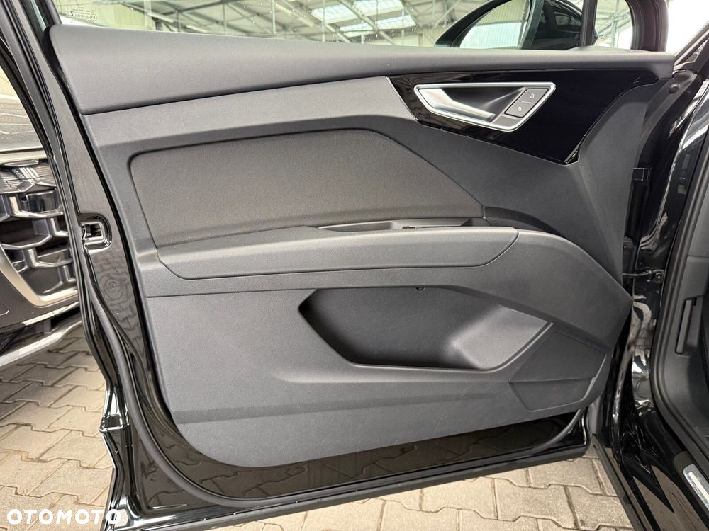 Audi Q4 e-tron - 13