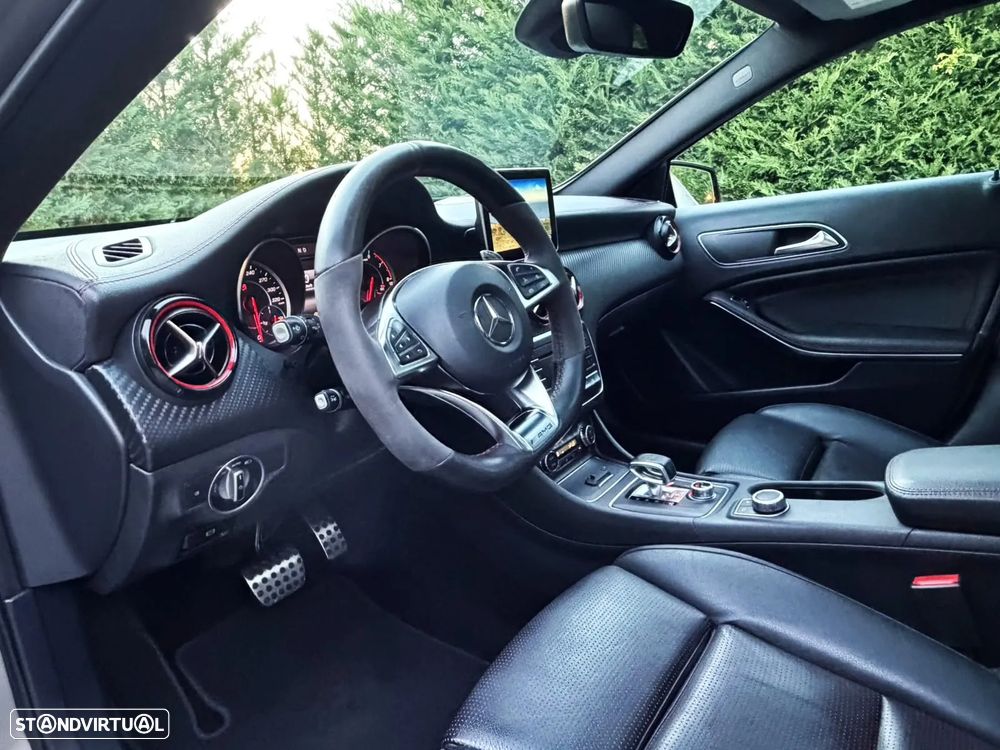 Mercedes-Benz A 45 AMG 4-Matic - 11