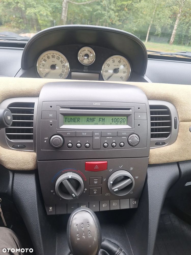 Lancia Ypsilon 1.2 8V Argento (5 os.) - 12