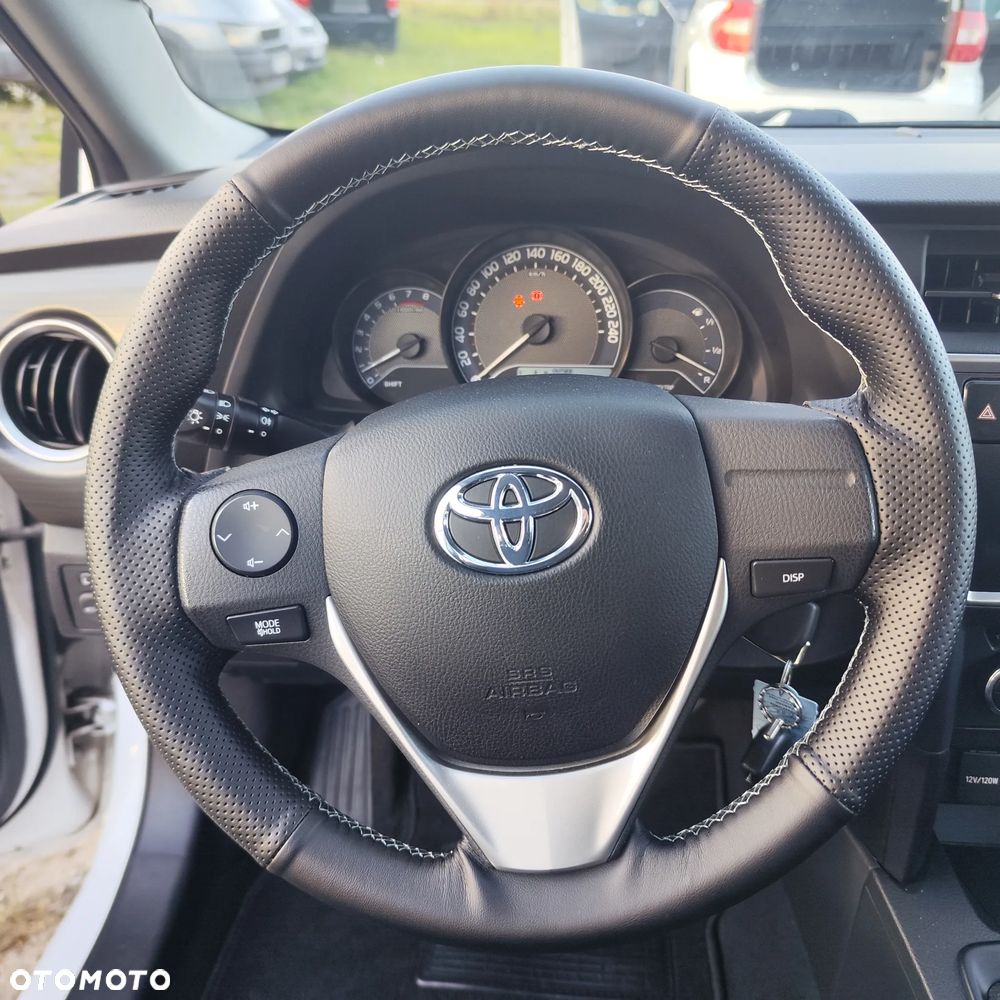 Toyota Auris - 14
