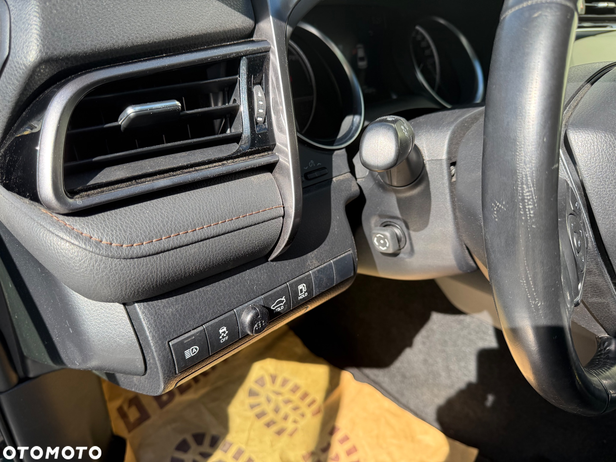 Toyota Camry 2.5 Hybrid Executive CVT - 25