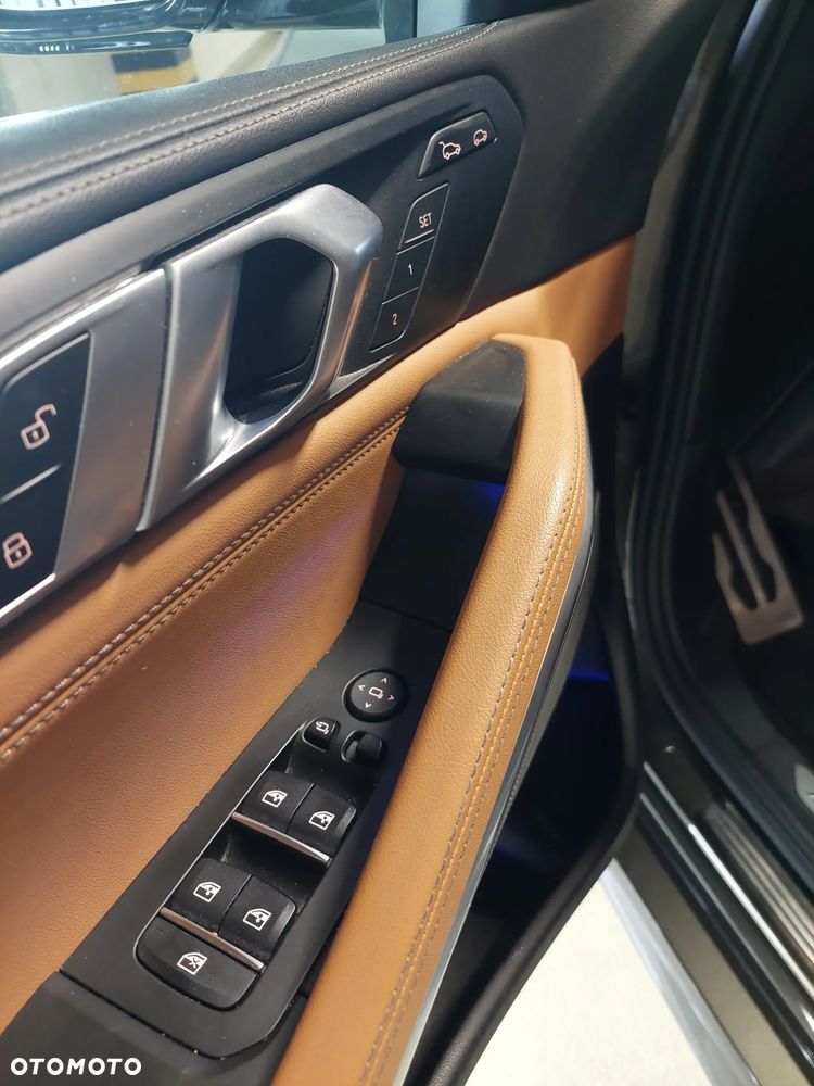 BMW X6 - 24