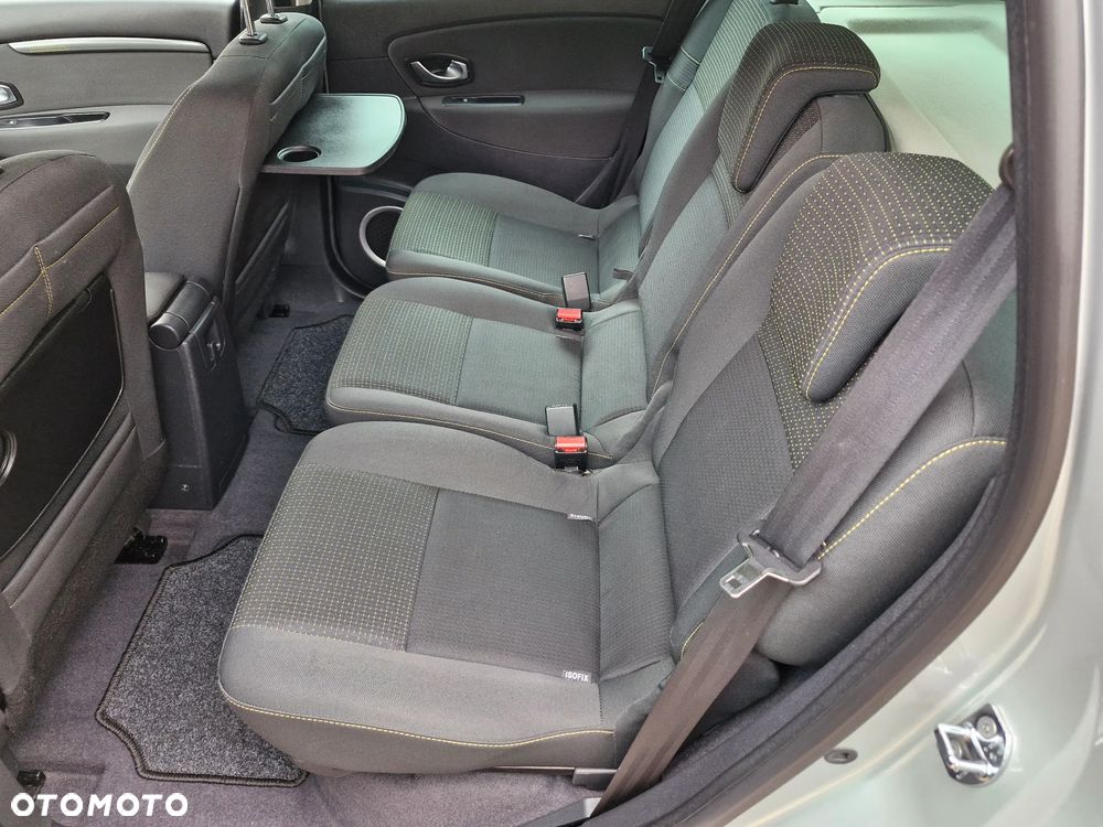 Renault Scenic 1.6 16V 110 Dynamique - 9