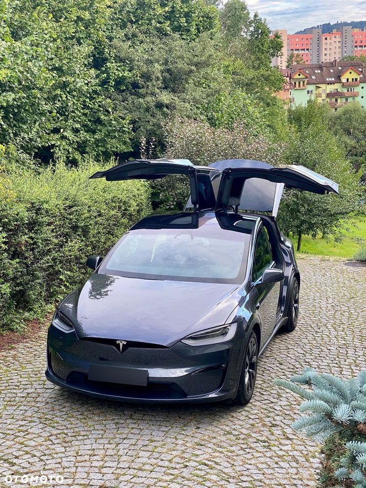 Tesla Model X - 19