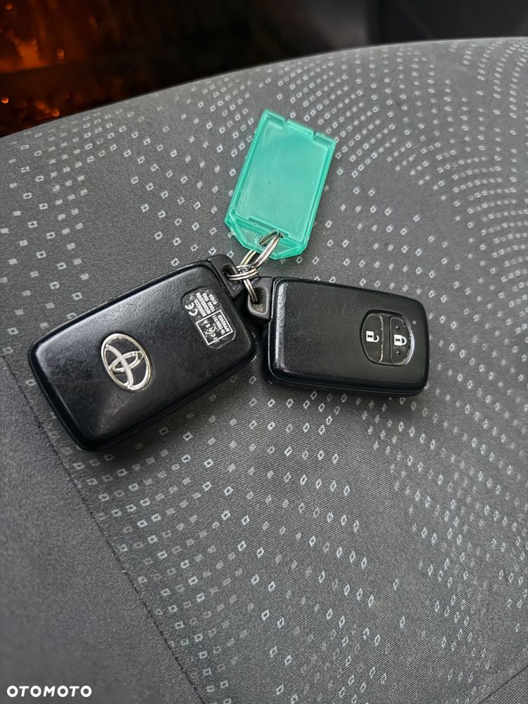 Toyota Prius+ - 19