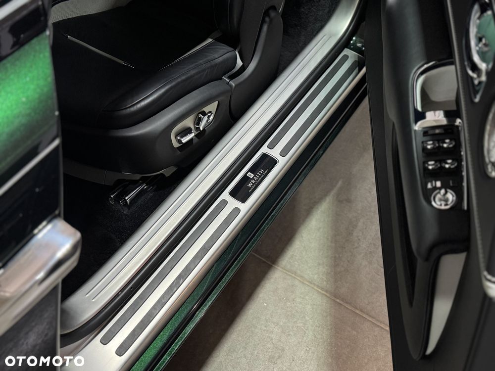 Rolls-Royce Wraith Standard - 22