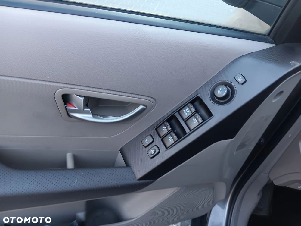 SsangYong/KGM Korando 2.0 E-XDi DPF 4WD Automatik Quartz - 15