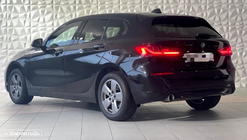 BMW 116 d Line Sport — fotografia 3
