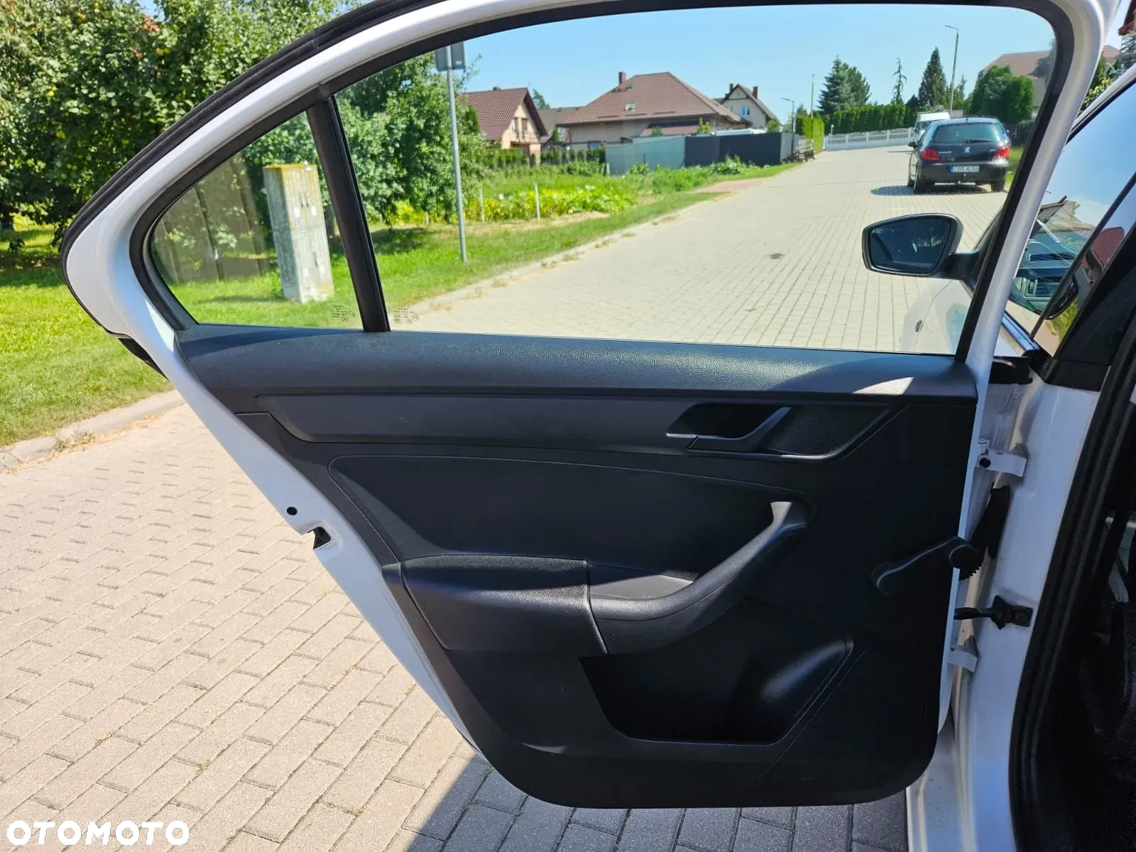 Skoda RAPID 1.2 Active - 16