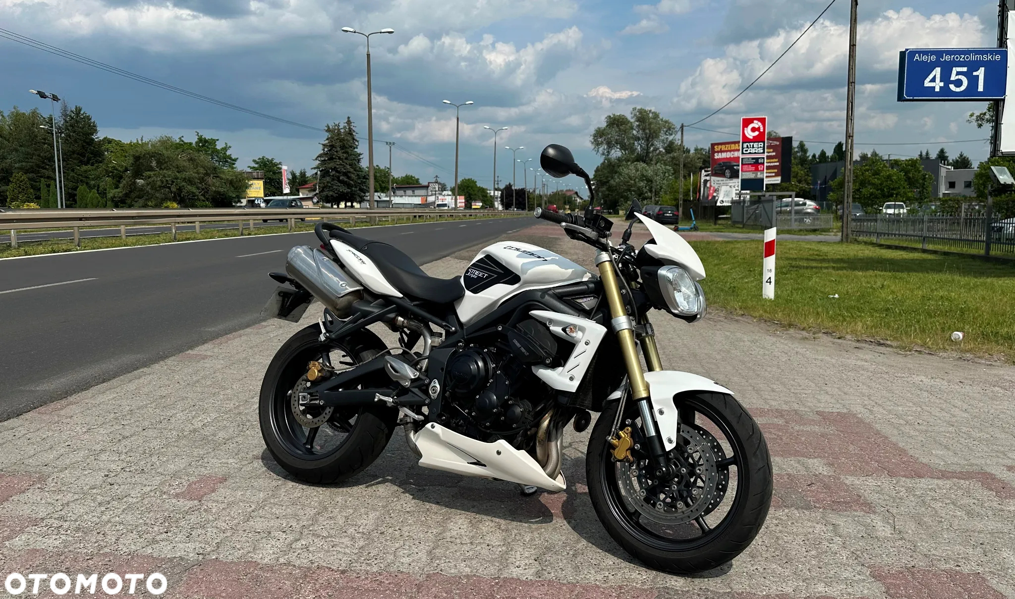 Triumph Street Triple - 10