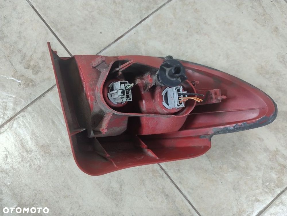 Mazda 2 DY 03-05r lampa tył prawa Europa wysyłka OLX oryginał - 5