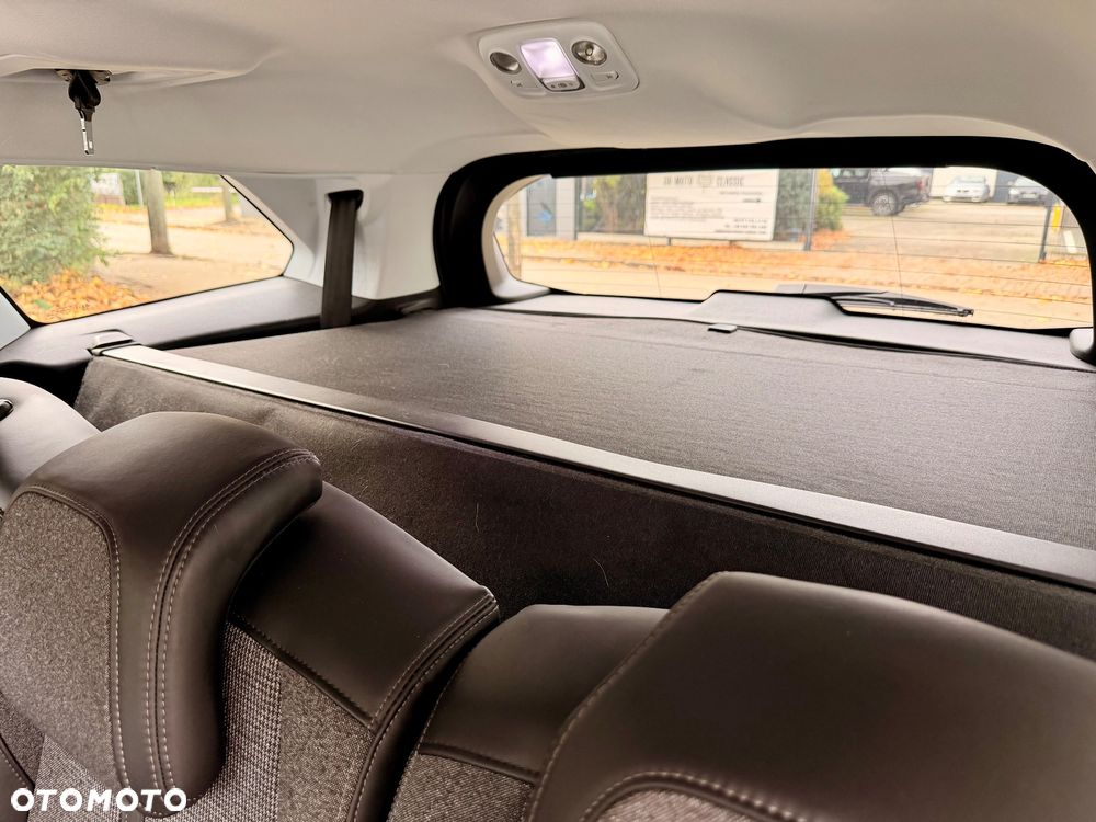 Peugeot 5008 1.6 BlueHDI Allure S&S EAT6 - 17