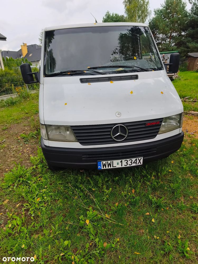 Mercedes-Benz 308 - 4