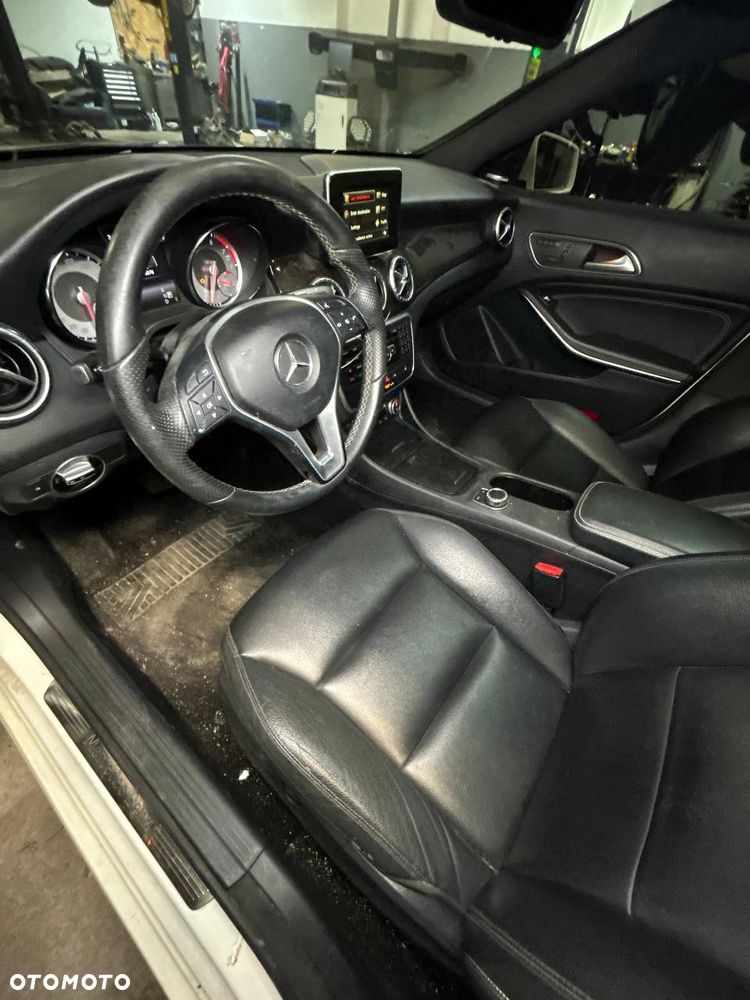 Mercedes-Benz CLA - 11