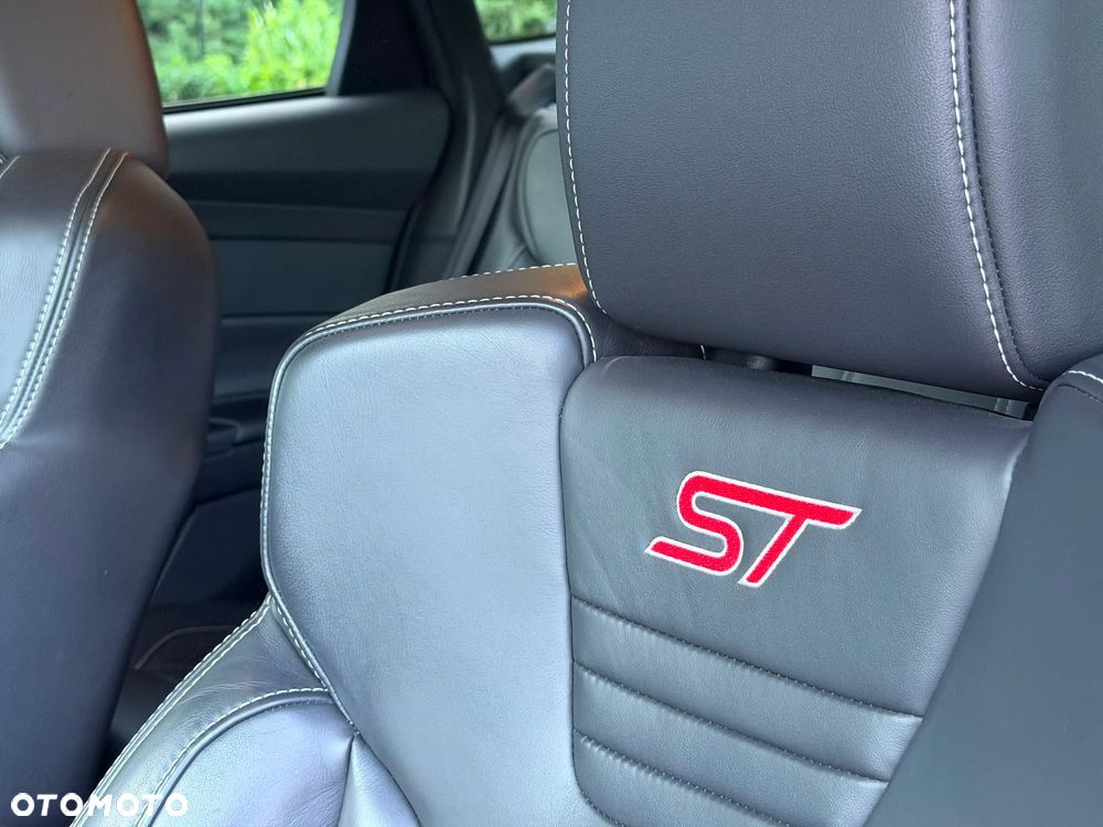 Ford Focus 2.0 EcoBoost ST mit Leder-Exclusiv-Paket - 30