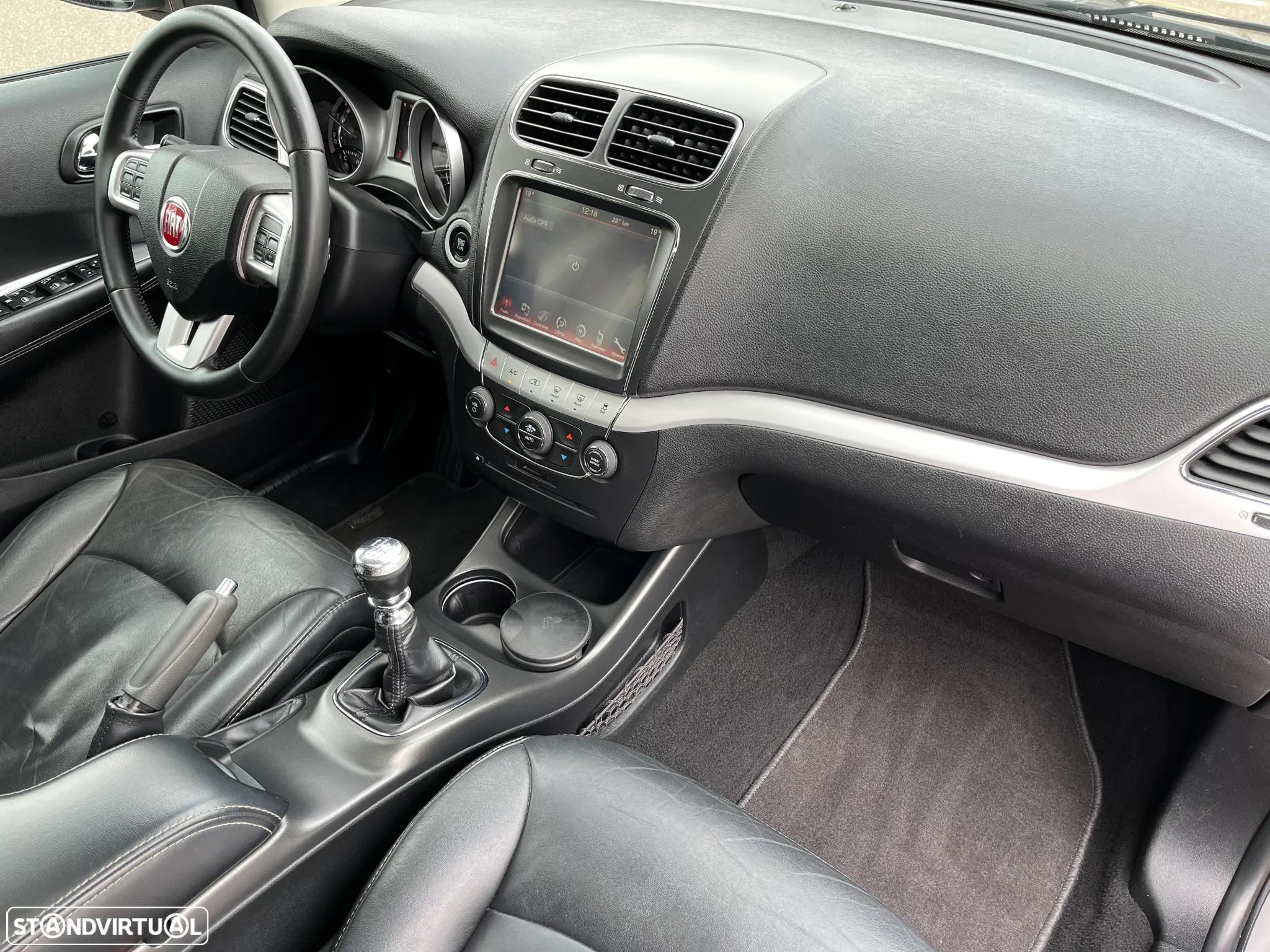Fiat Freemont 2.0 M-Jet Urban - 24