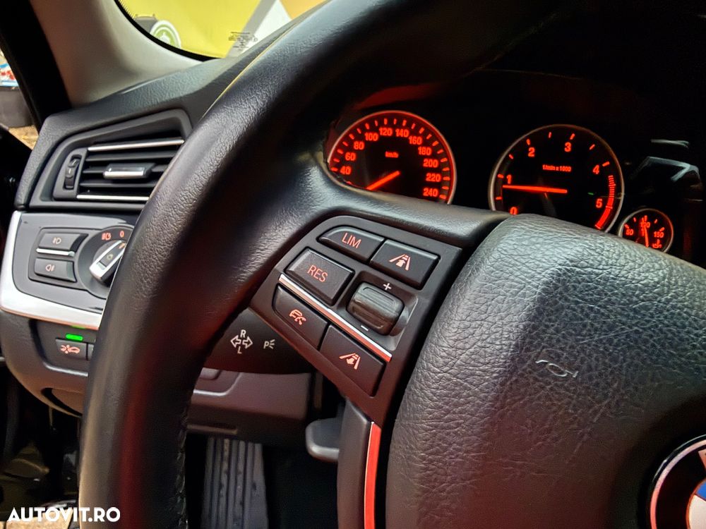 BMW Seria 5 520d Aut. - 11