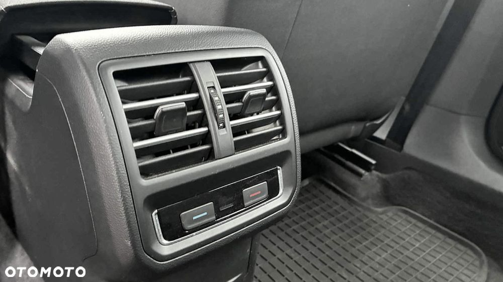 Volkswagen Passat 1.4 TSI BMT Trendline - 12