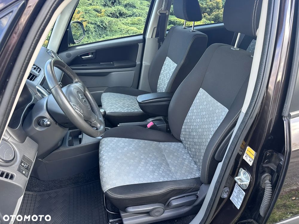 Suzuki SX4 1.6 VVT 4x4 Style - 18
