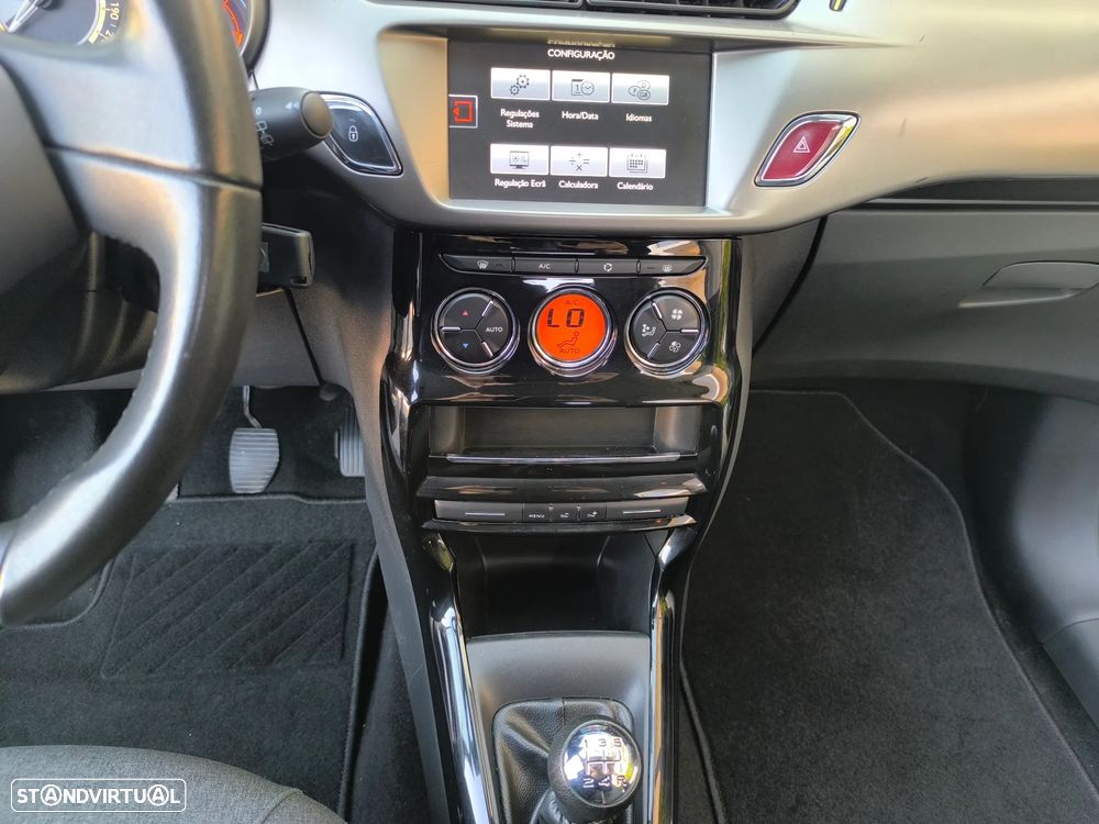 Citroën C3 1.2 PureTech Shine - 26