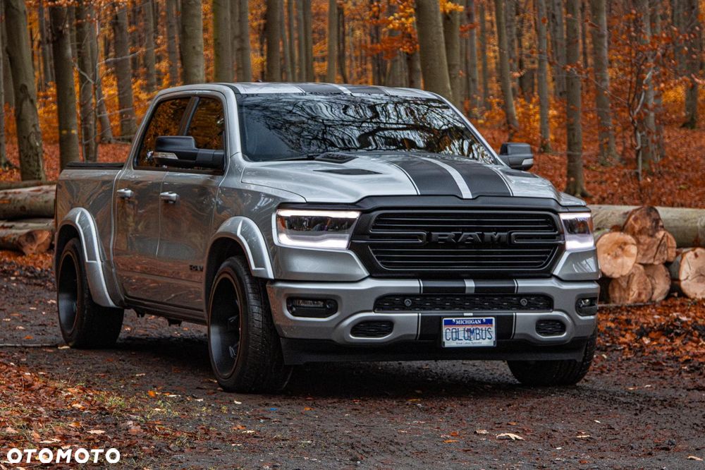 RAM 1500 5.7 Crew Cab Shortbed Laramie Black - 38