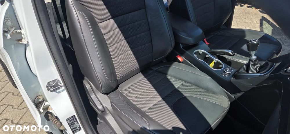 Ford Kuga 1.5 EcoBoost 2x4 Titanium - 27