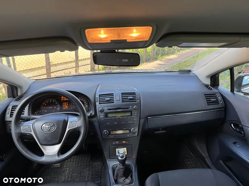 Toyota Avensis 1.8 Luna - 19