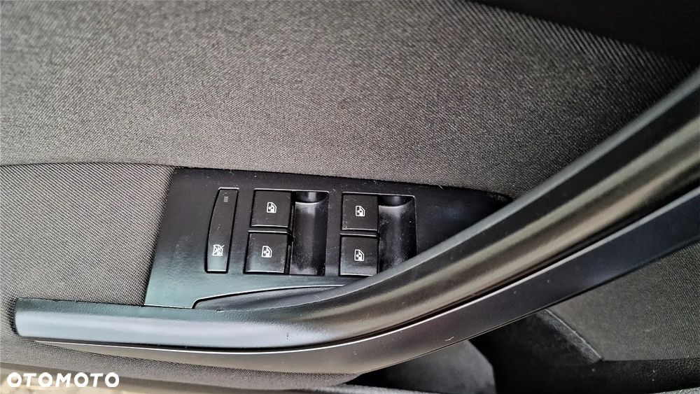 Opel Astra IV 1.6 CDTI Essentia - 18