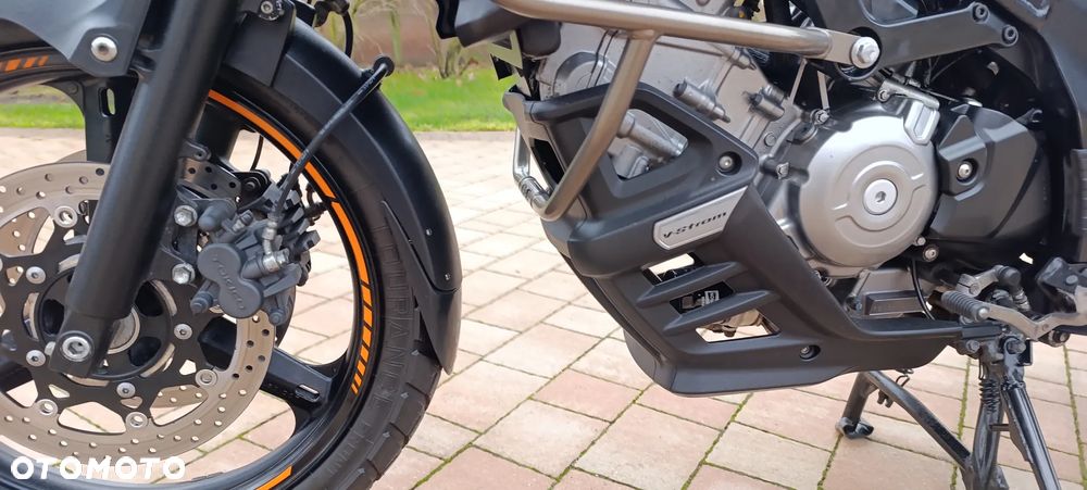 Suzuki V-STROM - 36