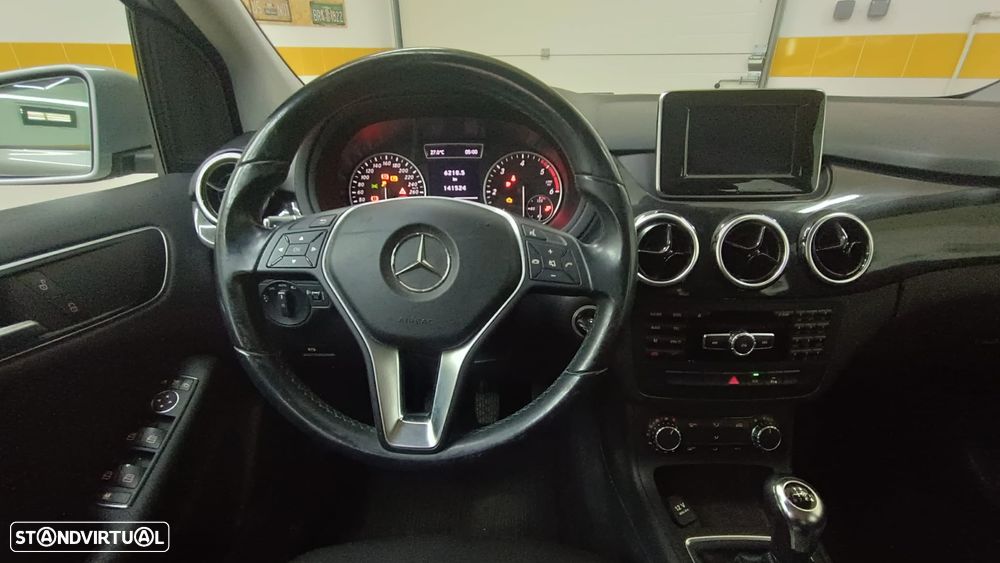 Mercedes-Benz B 180 - 10