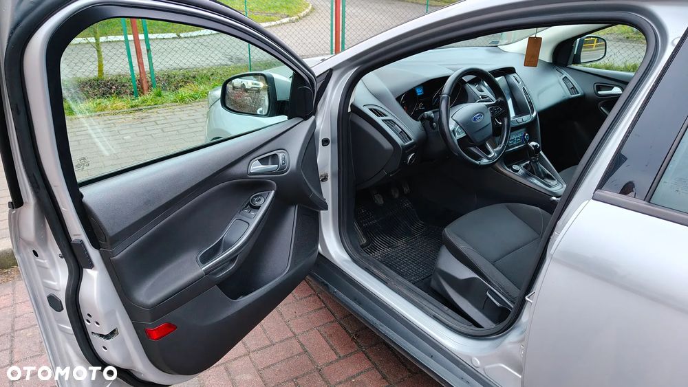 Ford Focus 1.6 Trend - 5