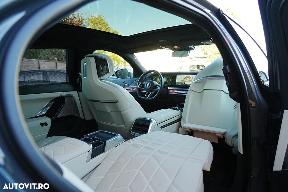 BMW Seria 7 740d xDrive MHEV - 37