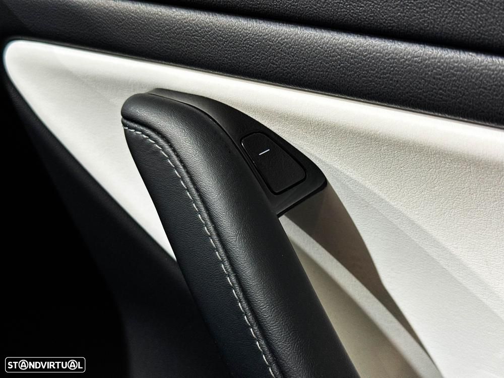 Tesla Model 3 Performance Dual Motor AWD - 35