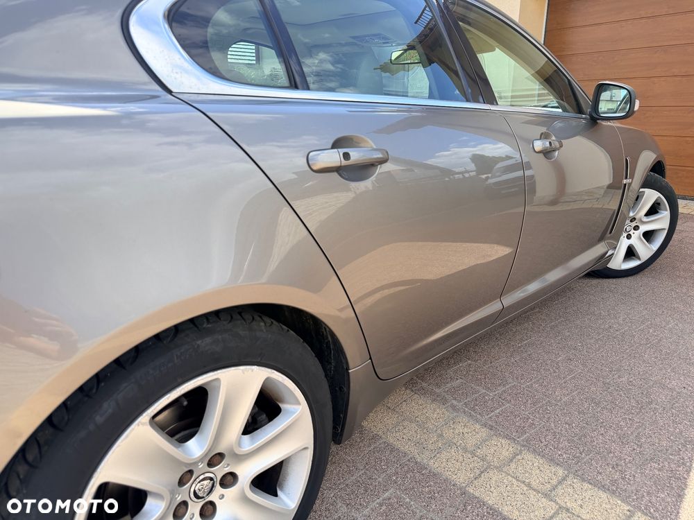 Jaguar XF 2.7 V6 Premium Luxury - 14