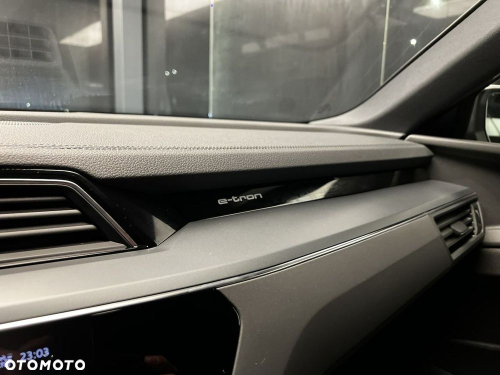 Audi e-tron Sportback - 16