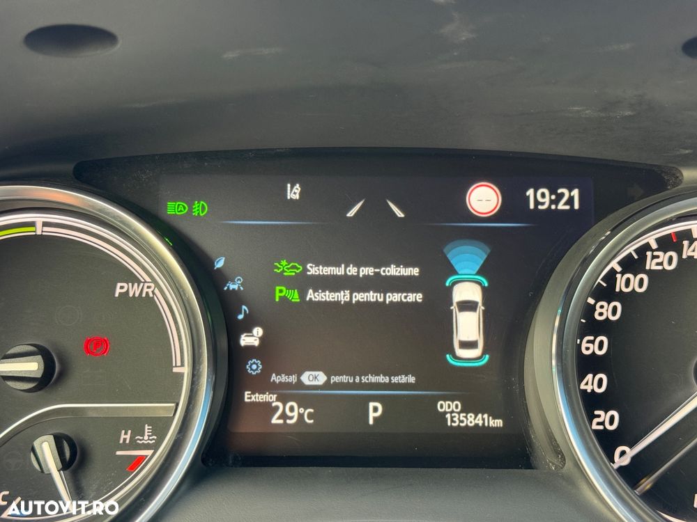 Toyota Camry Business Edition - 19