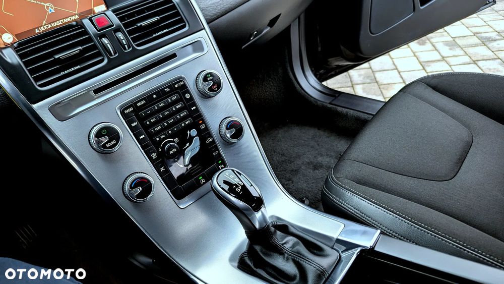 Volvo XC 60 D3 Geartronic Momentum - 34