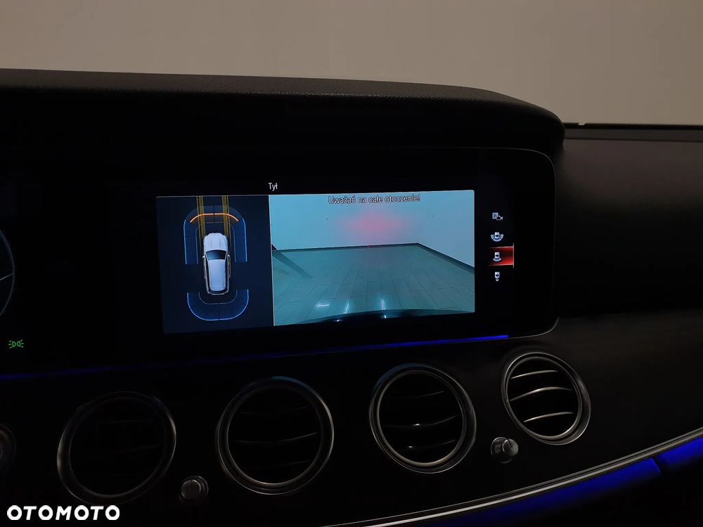 Mercedes-Benz Klasa E 300 de 4Matic 9G-TRONIC AMG Line - 27