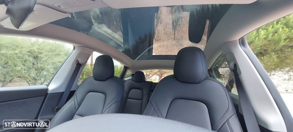 Tesla Model Y Long Range Dual Motor AWD - 3