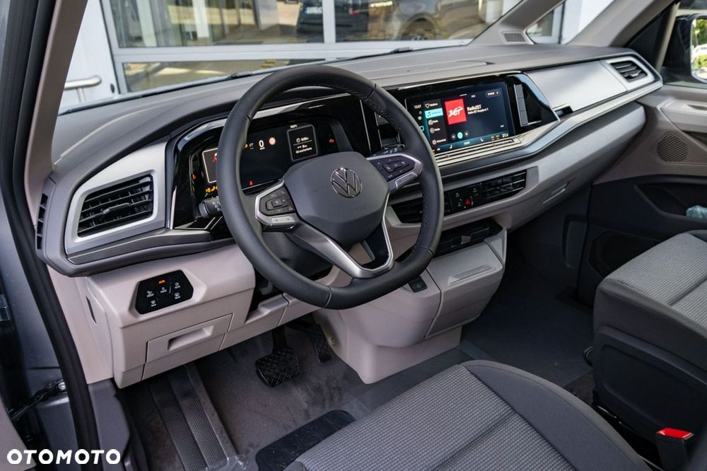 Volkswagen Multivan - 11