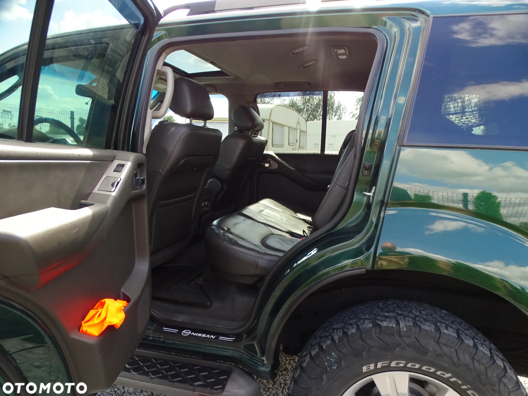 Nissan Pathfinder - 20