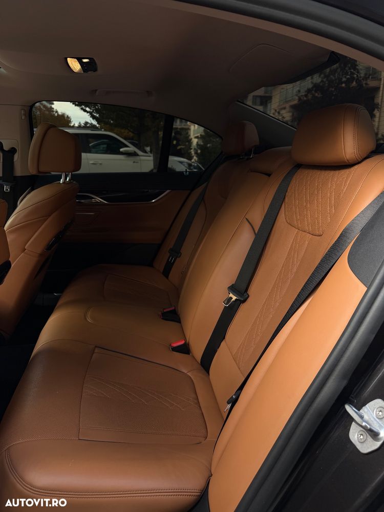 BMW Seria 7 740d xDrive - 9