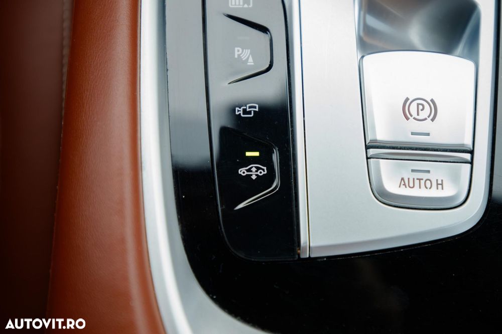 BMW Seria 7 745Le xDrive AT PHEV - 33