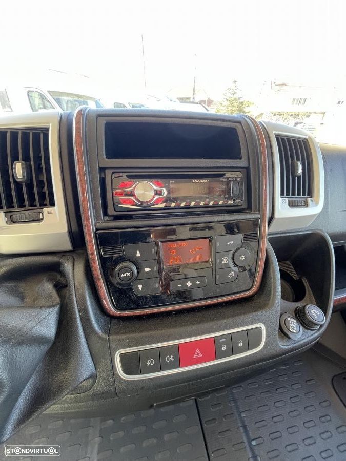 Carthago C-Tourer Camas gémeas e basculante - 17