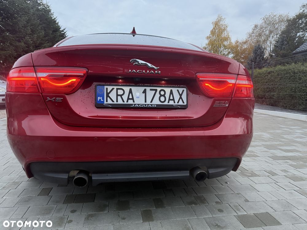 Jaguar XE - 6