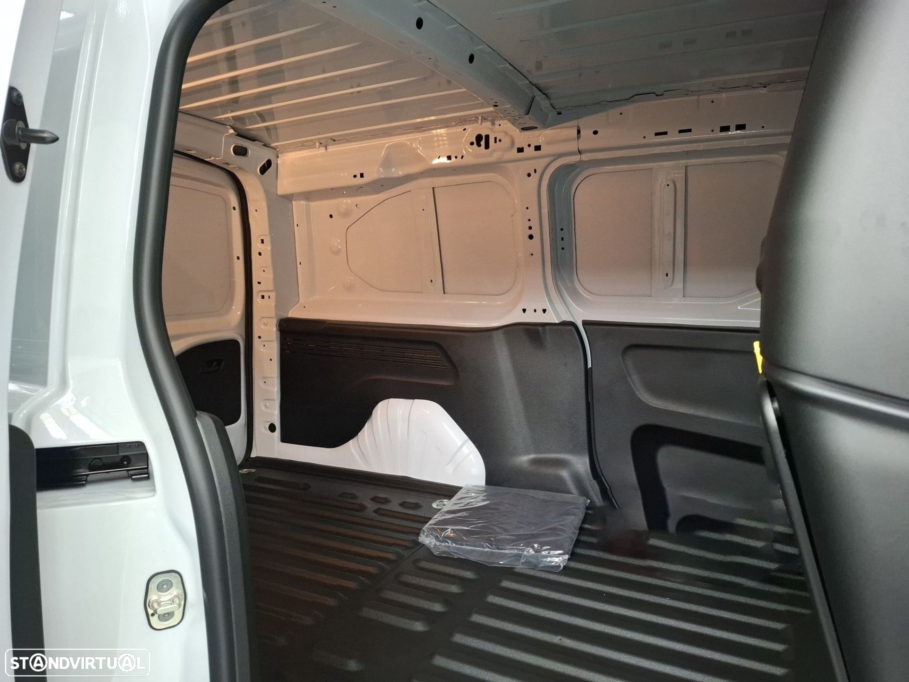Peugeot Partner 1.5 BlueHDi 100cv Standard - 26