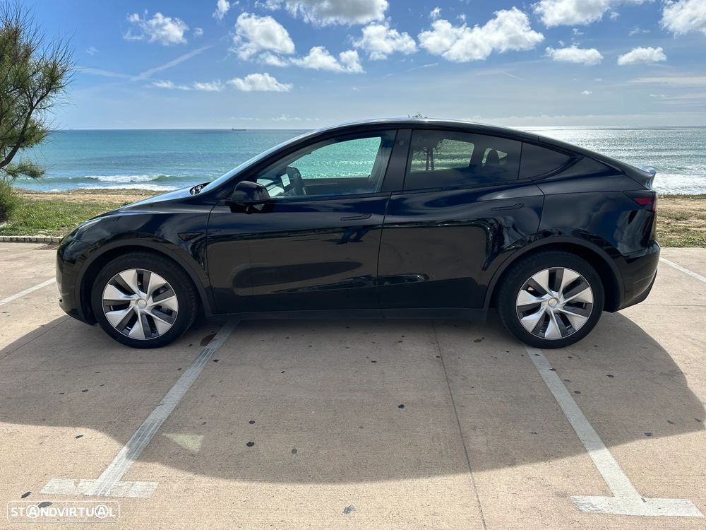 Tesla Model Y - 4