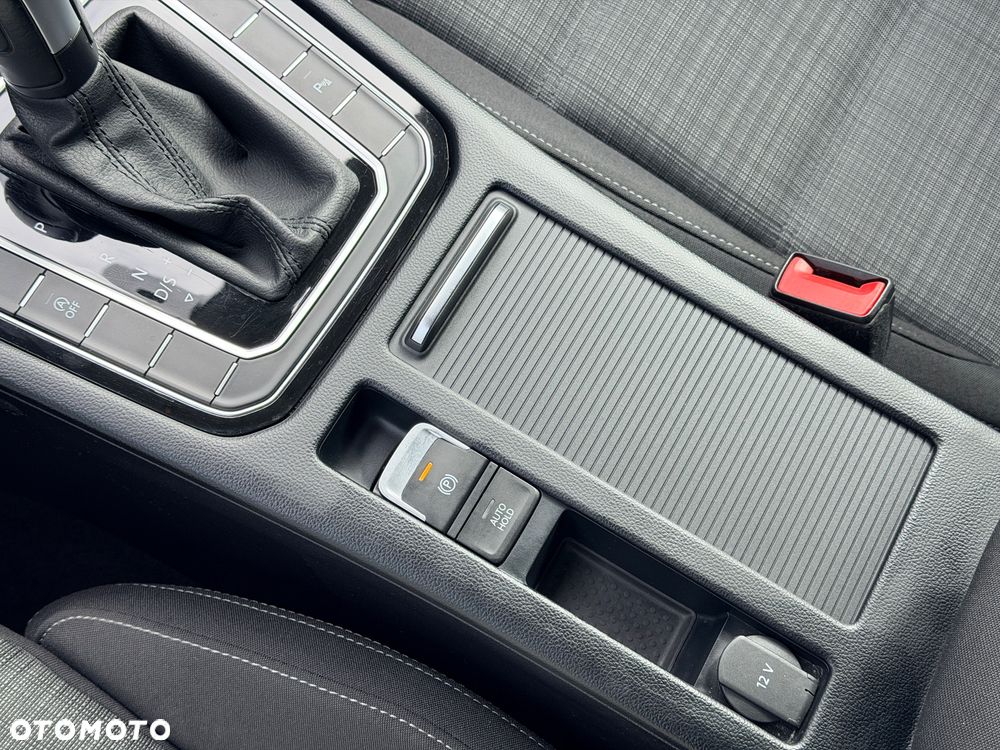 Volkswagen Passat Variant 1.5 TSI EVO Business DSG - 15